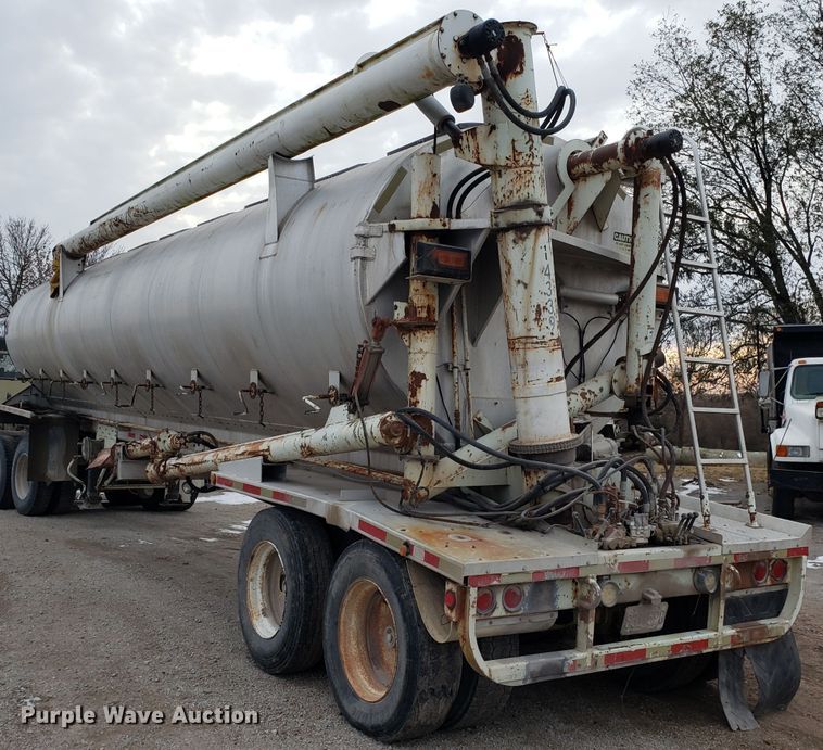 image for item FW9547 2000 Warren AT-36-SER9 feed delivery trailer