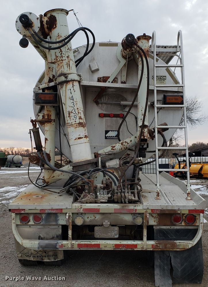 image for item FW9547 2000 Warren AT-36-SER9 feed delivery trailer