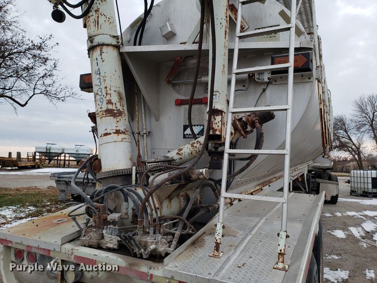 image for item FW9547 2000 Warren AT-36-SER9 feed delivery trailer