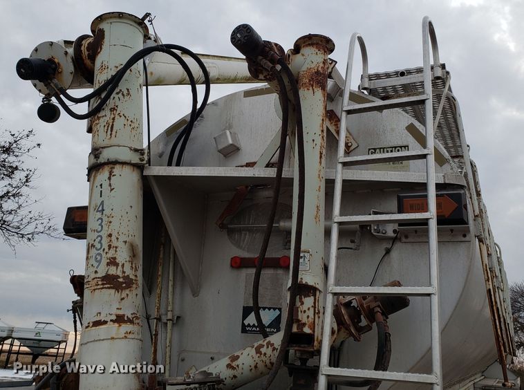 image for item FW9547 2000 Warren AT-36-SER9 feed delivery trailer