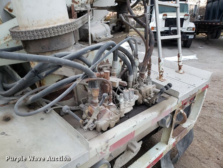 image for item FW9547 2000 Warren AT-36-SER9 feed delivery trailer