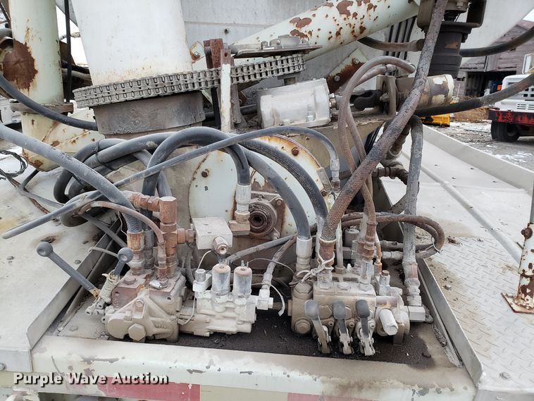 image for item FW9547 2000 Warren AT-36-SER9 feed delivery trailer