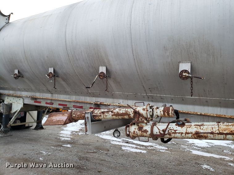 image for item FW9547 2000 Warren AT-36-SER9 feed delivery trailer