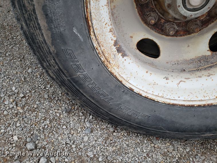 image for item FW9547 2000 Warren AT-36-SER9 feed delivery trailer