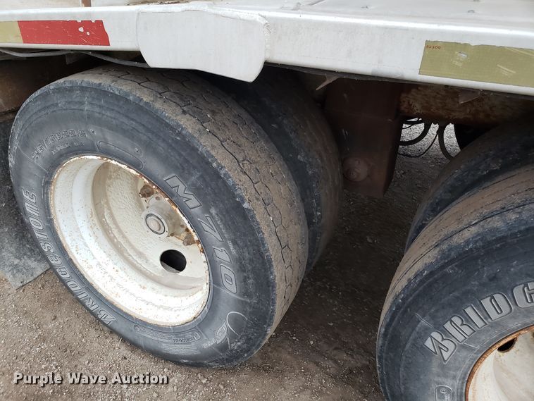 image for item FW9547 2000 Warren AT-36-SER9 feed delivery trailer