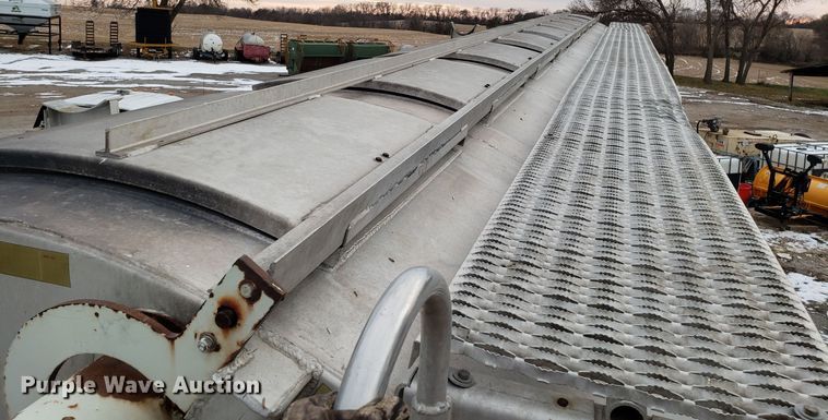 image for item FW9547 2000 Warren AT-36-SER9 feed delivery trailer