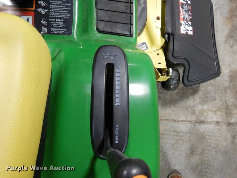 image for item GC9366 2003 John Deere LX277 lawn mower