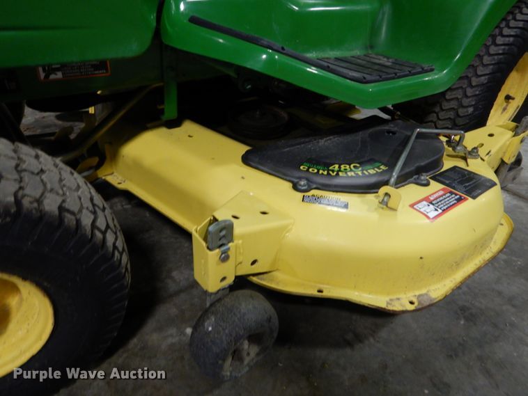 image for item GC9366 2003 John Deere LX277 lawn mower