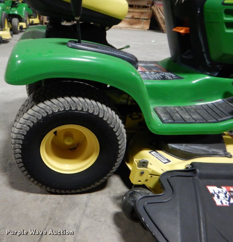 image for item GC9366 2003 John Deere LX277 lawn mower