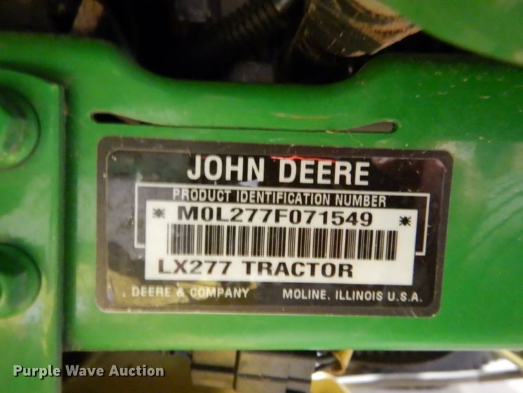 image for item GC9366 2003 John Deere LX277 lawn mower
