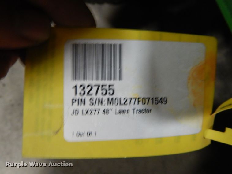 image for item GC9366 2003 John Deere LX277 lawn mower