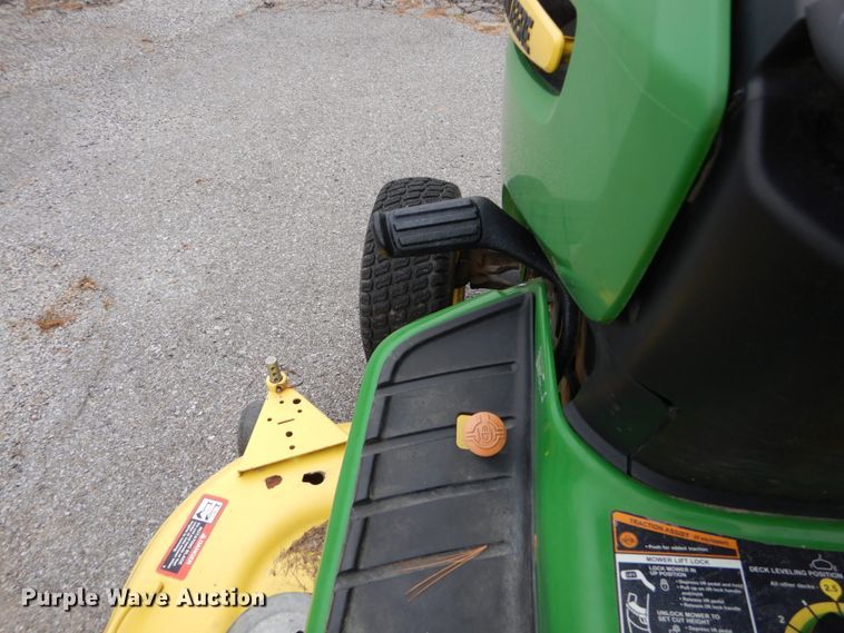 image for item GC9367 2008 John Deere X500 lawn mower