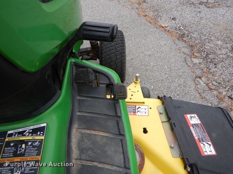 image for item GC9367 2008 John Deere X500 lawn mower