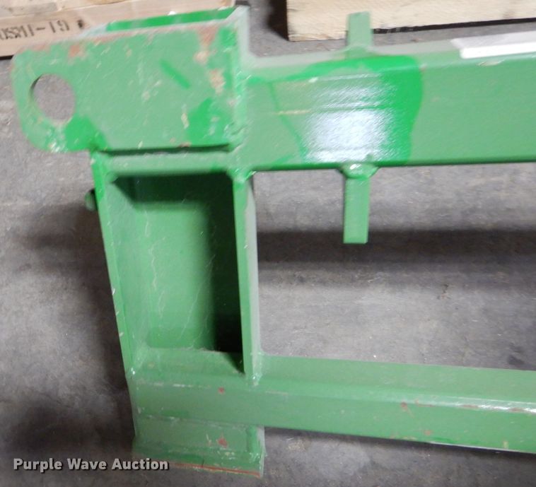 image for item GC9368 Euro/Globel to John Deere 400/500 carrier adapter