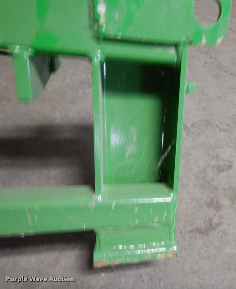 image for item GC9368 Euro/Globel to John Deere 400/500 carrier adapter