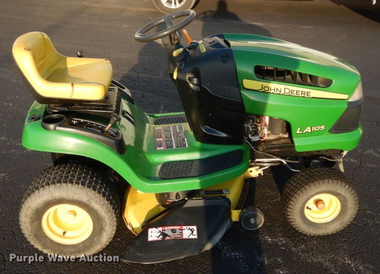 image for item GC9373 John Deere LA105 lawn mower