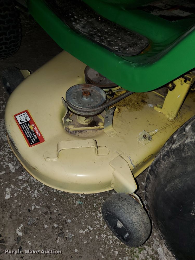 image for item GC9381 John Deere L118 lawn mower