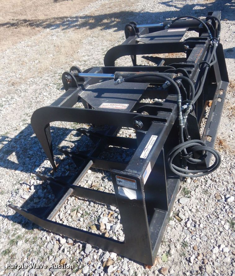 image for item GF9795 Balemaster SK-STR-EM Grapple 2500 grapple bucket