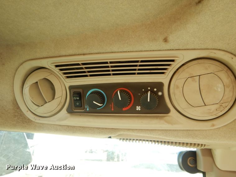 image for item GF9830 2007 John Deere 5625 tractor