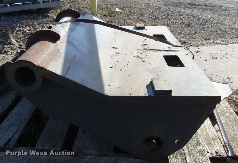 image for item GH9249 2012 Pemberton 344J hydraulic quick coupler