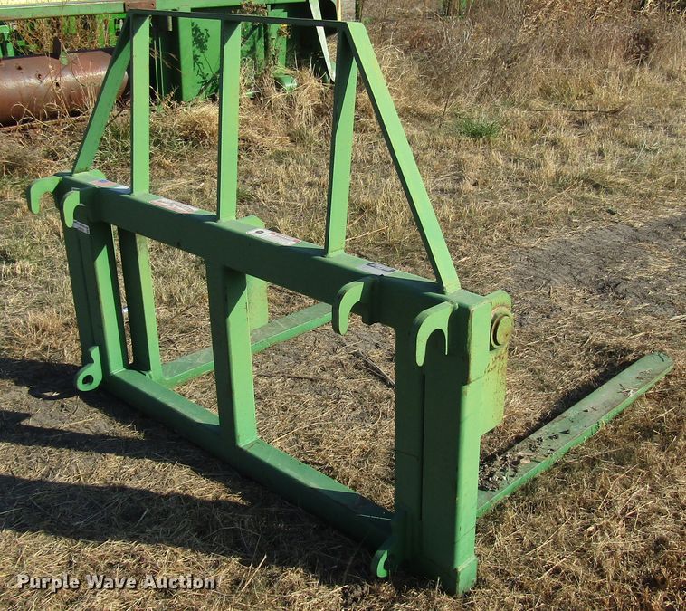image for item GH9252 Balemaster JDH480 pallet forks