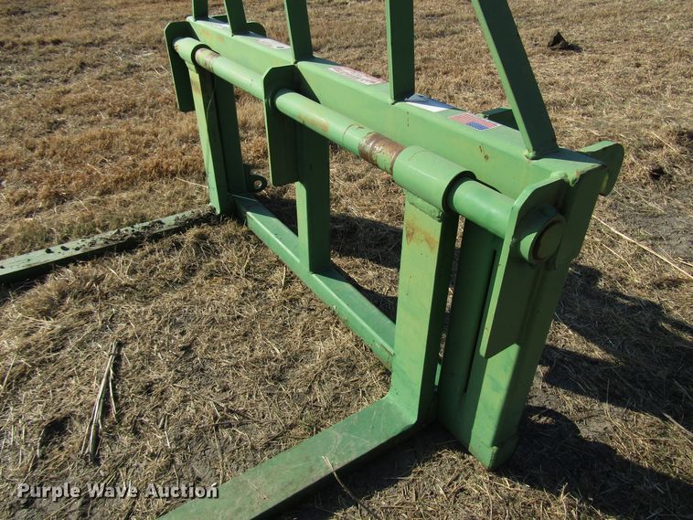 image for item GH9252 Balemaster JDH480 pallet forks