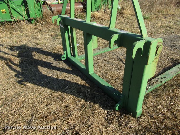 image for item GH9252 Balemaster JDH480 pallet forks