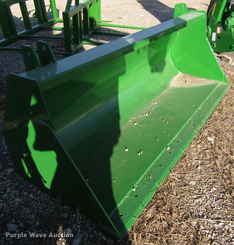 image for item GH9258 2015 John Deere BW15918 85"W bucket