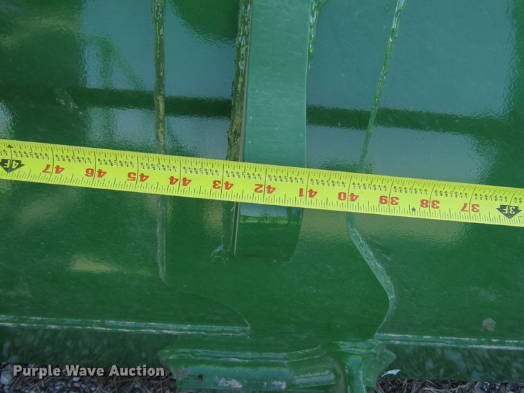 image for item GH9258 2015 John Deere BW15918 85"W bucket