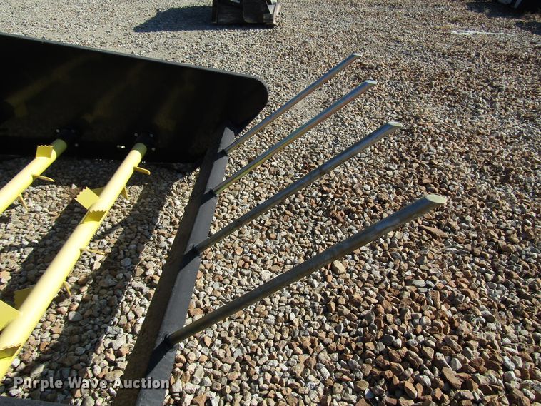 image for item GH9259 2017 MDS Roto-King RK750 round bale processor