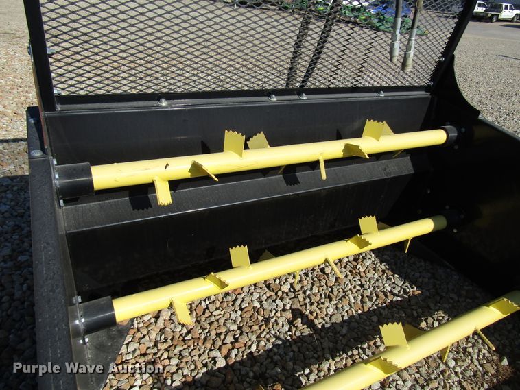 image for item GH9259 2017 MDS Roto-King RK750 round bale processor