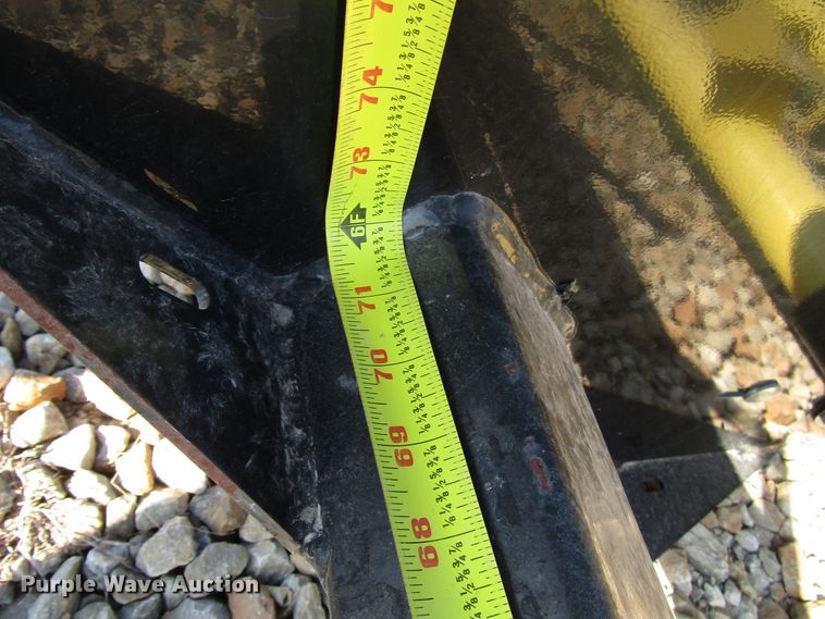 image for item GH9259 2017 MDS Roto-King RK750 round bale processor