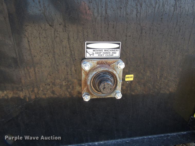 image for item GH9259 2017 MDS Roto-King RK750 round bale processor