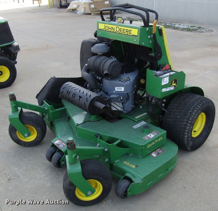 image for item GH9263 2013 John Deere QuikTrak 652B ZTR lawn mower