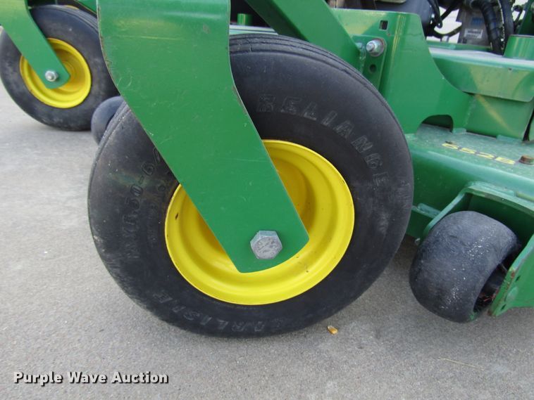 image for item GH9263 2013 John Deere QuikTrak 652B ZTR lawn mower