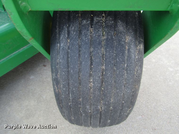 image for item GH9263 2013 John Deere QuikTrak 652B ZTR lawn mower