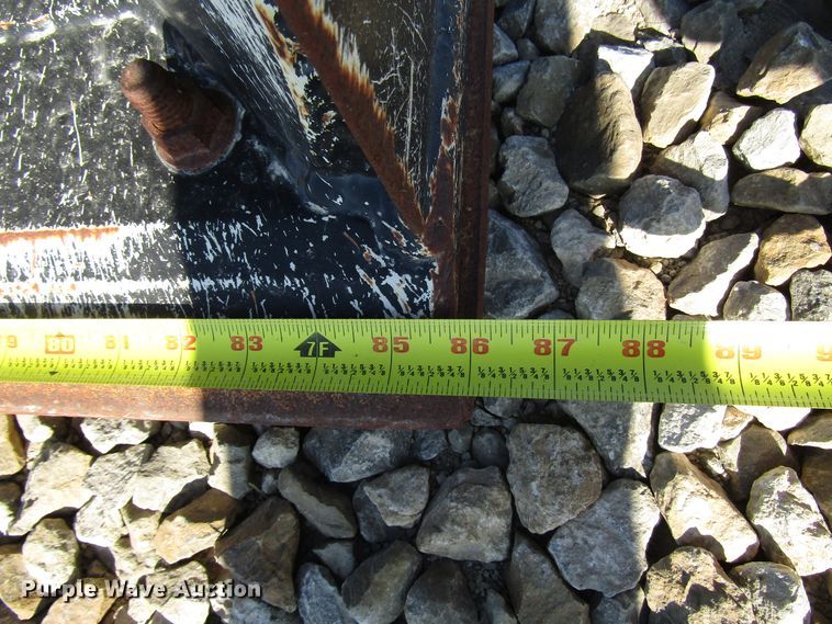 image for item GH9267 2015 Fritsch 84"W high dump bucket