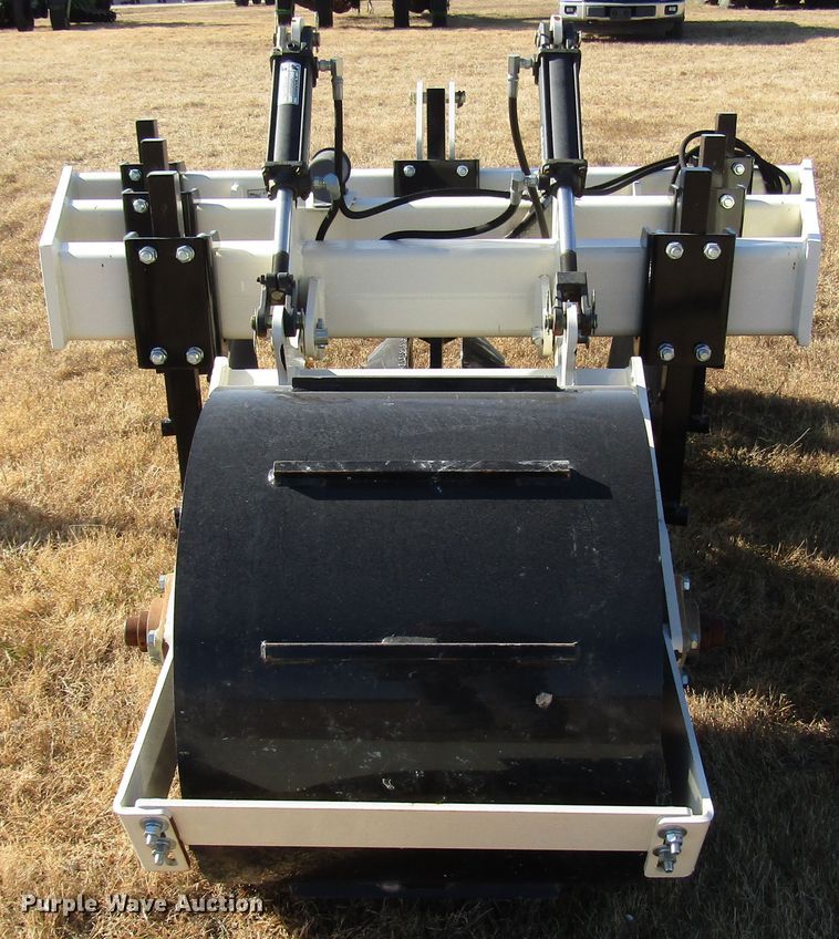 image for item GH9272 2016 Patriot 3Bar track closer