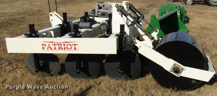 image for item GH9272 2016 Patriot 3Bar track closer