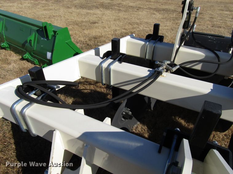 image for item GH9272 2016 Patriot 3Bar track closer