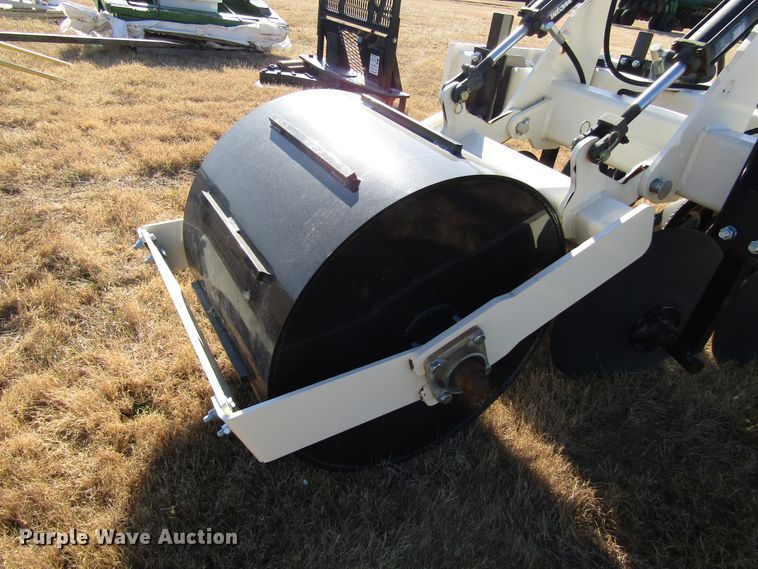 image for item GH9272 2016 Patriot 3Bar track closer