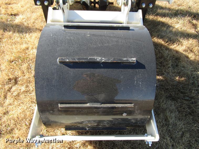 image for item GH9272 2016 Patriot 3Bar track closer