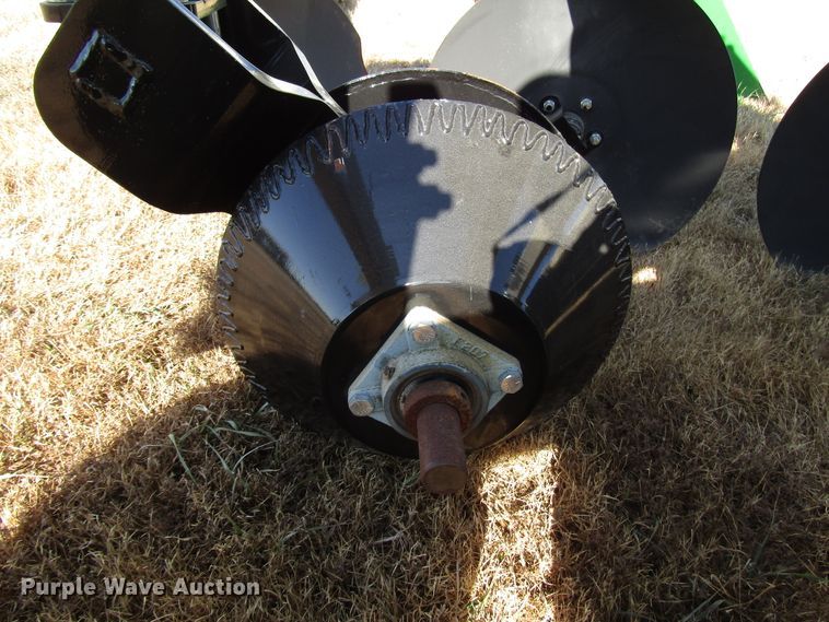 image for item GH9272 2016 Patriot 3Bar track closer