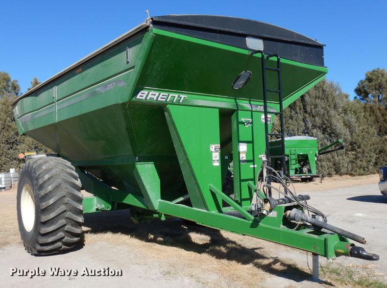 image for item GJ9027 Brent 882 grain cart