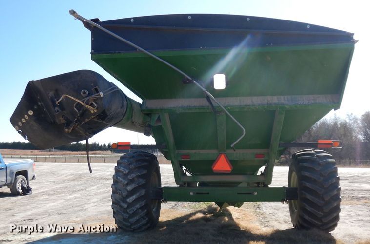 image for item GJ9027 Brent 882 grain cart
