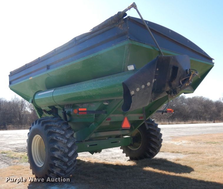image for item GJ9027 Brent 882 grain cart