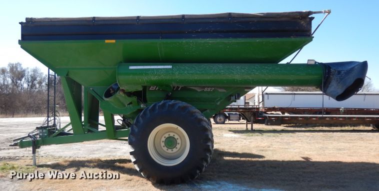 image for item GJ9027 Brent 882 grain cart