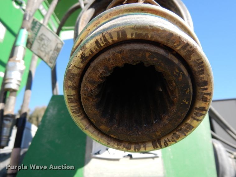 image for item GJ9027 Brent 882 grain cart