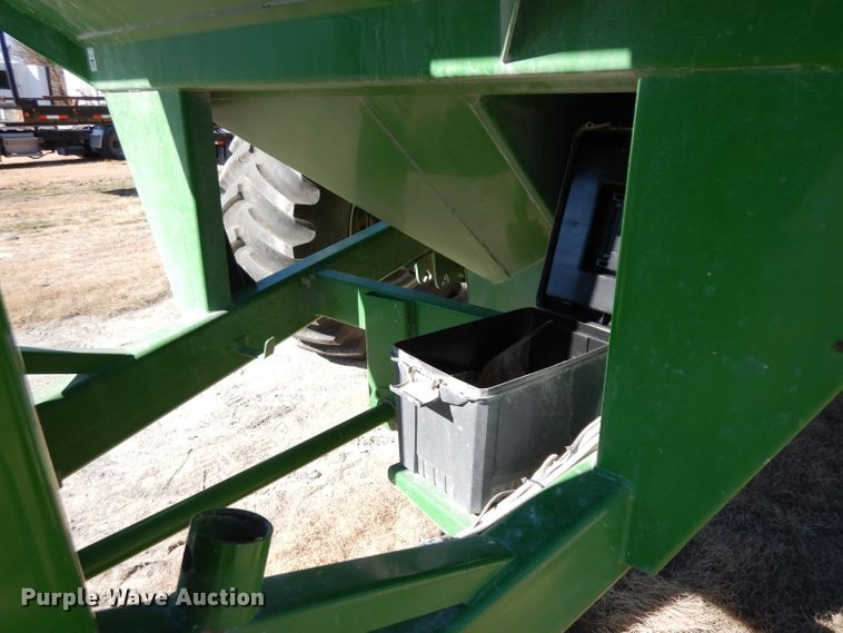 image for item GJ9027 Brent 882 grain cart