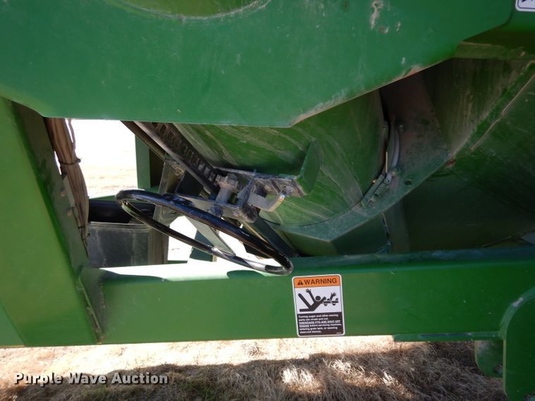 image for item GJ9027 Brent 882 grain cart